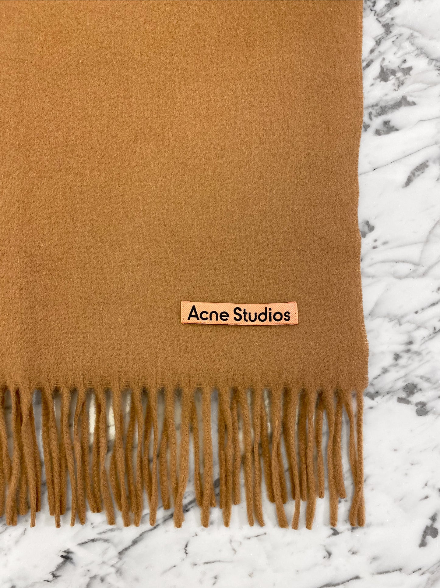 Acne Studios Schal dark camel - La Boutique Dresden