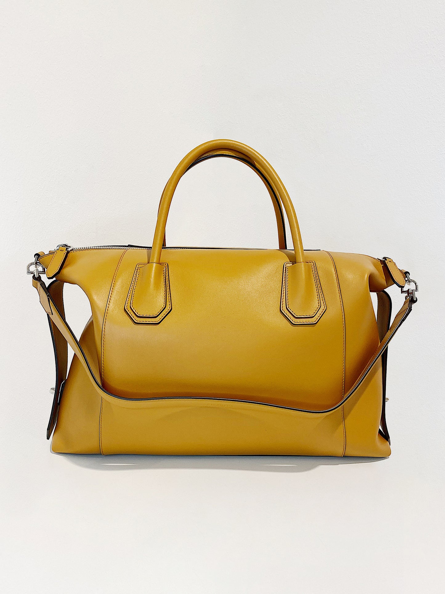 Givenchy Tasche Antigona Soft Medium Tan